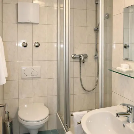 Hotel Discovery 3*