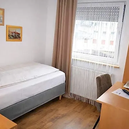 Hotel Discovery
